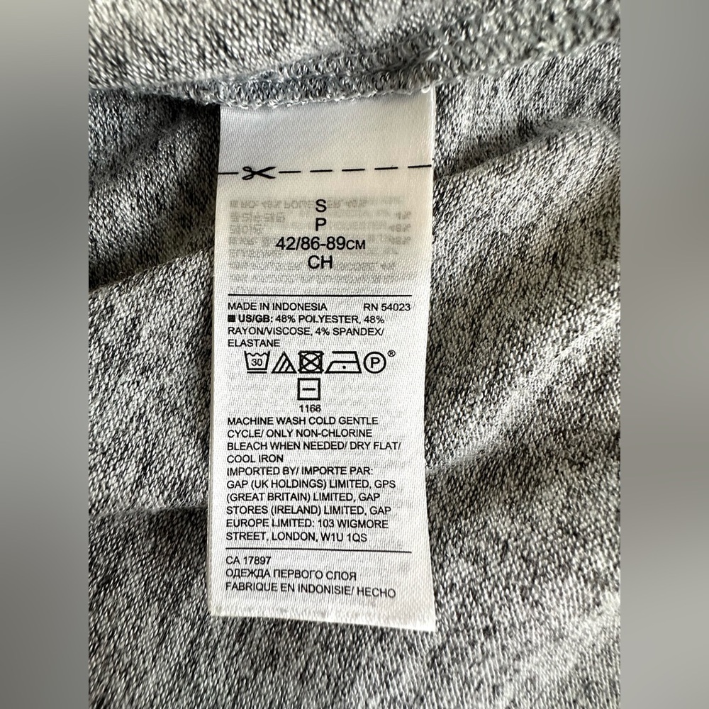 Banana Republic Luxespun Gray Heather Long Sleeve Top – Size Small - Picture 2 of 4